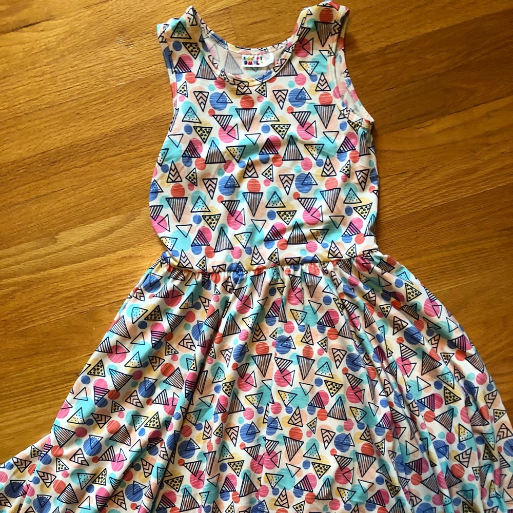Dot Dot Smile, sleeveless, cool material, size 8/10
